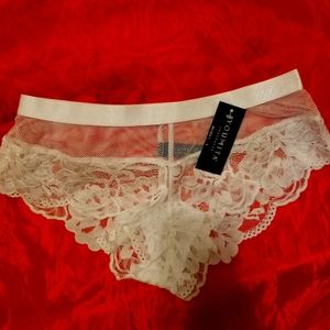 LACE BODY SHORTS